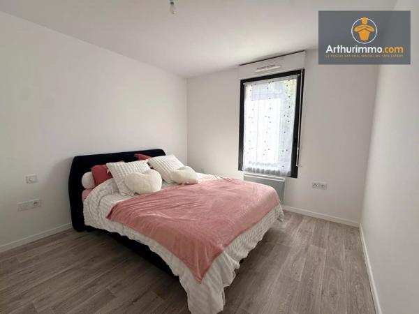 Vente                                                      Appartement
                        
                     4 pièces                      79 m2                     à Compiègne