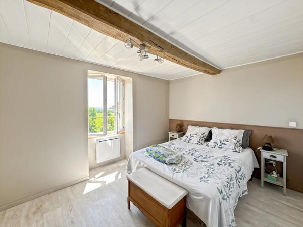 Maison à vendre LA CLAYETTE (71) 187m², 6 pièces, 3 chambres, dépendances, terrain 8751 m²