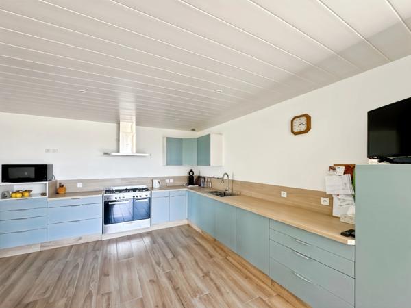 Maison à vendre LA CLAYETTE (71) 187m², 6 pièces, 3 chambres, dépendances, terrain 8751 m²