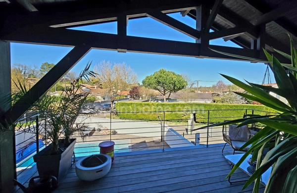 Maison spacieuse et atypique à vendre, 4 pièces à Villenave d'Ornon (33)