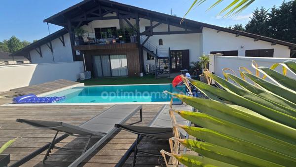 Maison spacieuse et atypique à vendre, 4 pièces à Villenave d'Ornon (33)