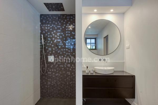 Maison spacieuse et atypique à vendre, 4 pièces à Villenave d'Ornon (33)