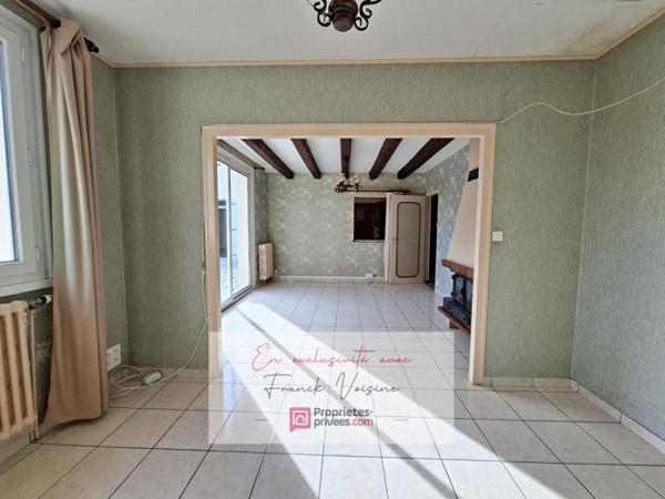 A VENDRE en Exclusivité aux Herbiers, maison plain-pied de 106 m2 avec 3 chambres et 1 dépendance sur une parcelle de 2200 m2 env