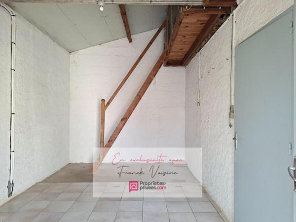 A VENDRE en Exclusivité aux Herbiers, maison plain-pied de 106 m2 avec 3 chambres et 1 dépendance sur une parcelle de 2200 m2 env
