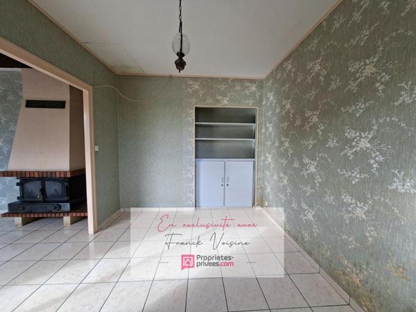 A VENDRE en Exclusivité aux Herbiers, maison plain-pied de 106 m2 avec 3 chambres et 1 dépendance sur une parcelle de 2200 m2 env