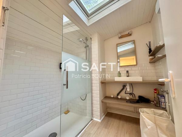 IMMEUBLE DE STANDING DE 3 APPARTEMENTS EN CENTRE VILLE DE NIORT !