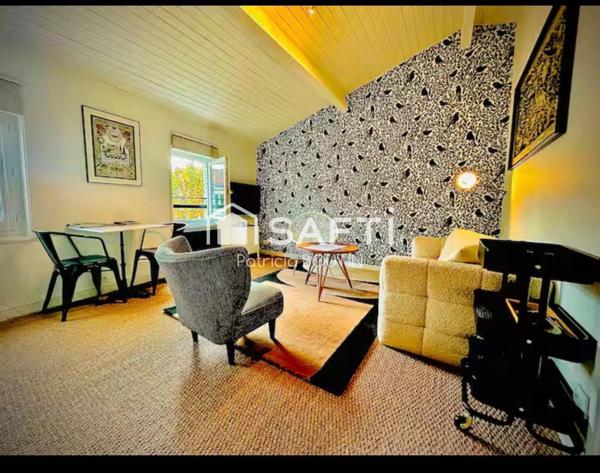 IMMEUBLE DE STANDING DE 3 APPARTEMENTS EN CENTRE VILLE DE NIORT !