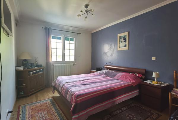 Quartier pavillonnaire - Maison de 293m² habitables