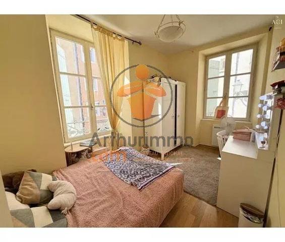 Vente                                                      Appartement
                        
                     3 pièces                      35 m2                     à Aubenas