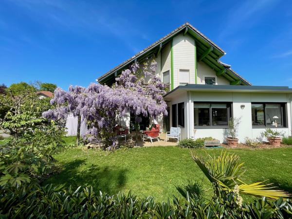 Divonne-les-Bains (01220) Maison familiale 4 chambres - Calme, nature et confort moderne