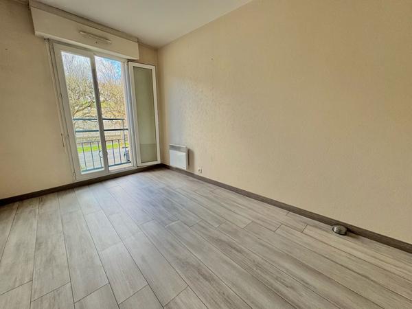 Appartement 3 pièces 67 m² à vendre à Étampes, balcon, 2 parkings, cave, proche gare RER C