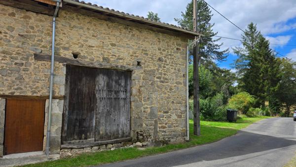 GRANGE A RENOVER + JARDIN + BOIS - CALME ET AUTHENTICITE