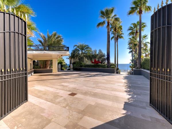 Vente Villa de luxe Anthéor 4 Pièces 224 m²