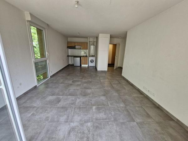 A LOUER - SAINT ORENS DE GAMEVILLE - Appartement  T2 d'une surface de 45.38 m² avec balcon et places de parkings -  217-FG