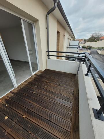 A LOUER - SAINT ORENS DE GAMEVILLE - Appartement  T2 d'une surface de 45.38 m² avec balcon et places de parkings -  217-FG