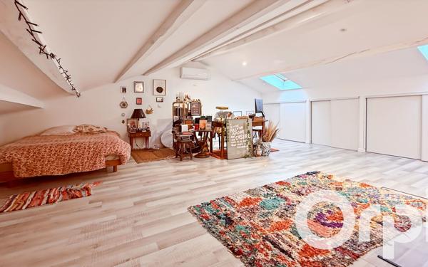 Maison à vendre    4 pièces •  Sainte-Cécile-les-Vignes