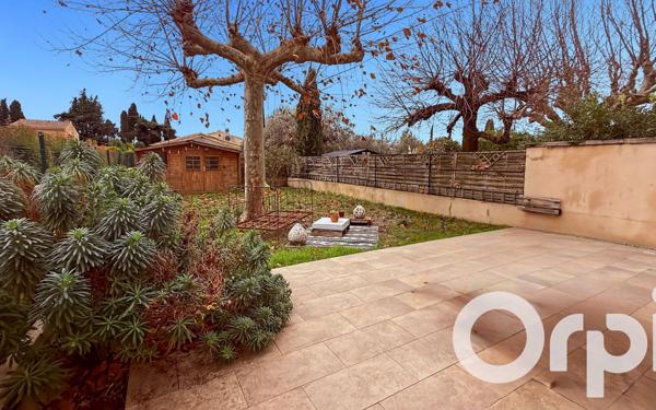 Maison à vendre    4 pièces •  Sainte-Cécile-les-Vignes