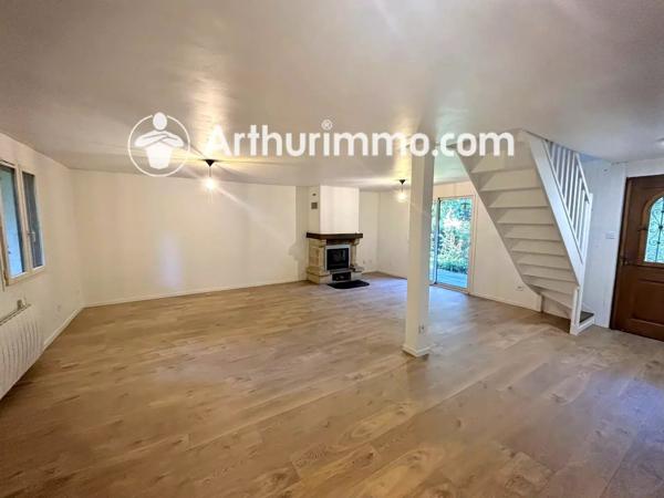 Location                                                      Maison
                        
                     5 pièces                      114 m2                     à Trévoux