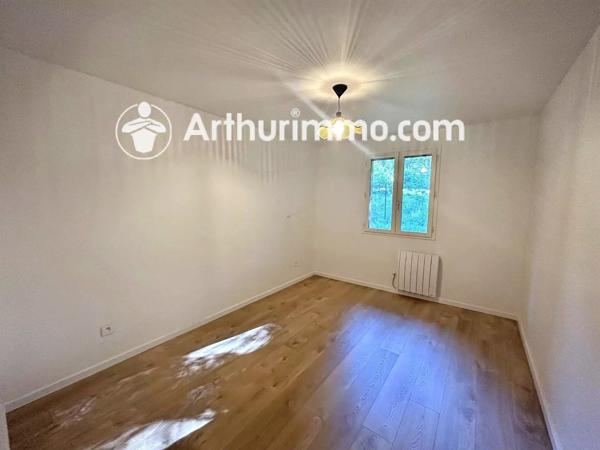 Location                                                      Maison
                        
                     5 pièces                      114 m2                     à Trévoux