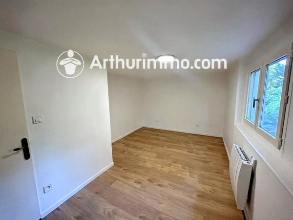 Location                                                      Maison
                        
                     5 pièces                      114 m2                     à Trévoux