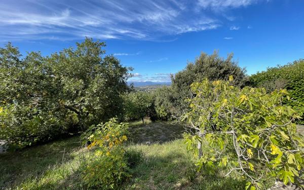 Maison à vendre    4 pièces •  Salavas