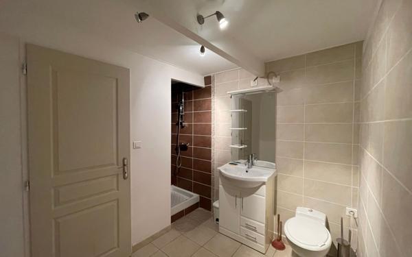 Maison à vendre    4 pièces •  Salavas