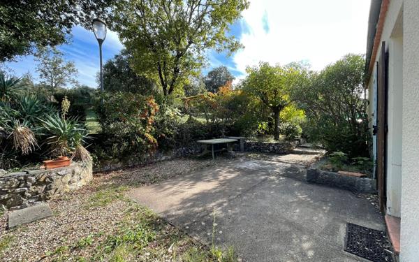 Maison à vendre    4 pièces •  Salavas