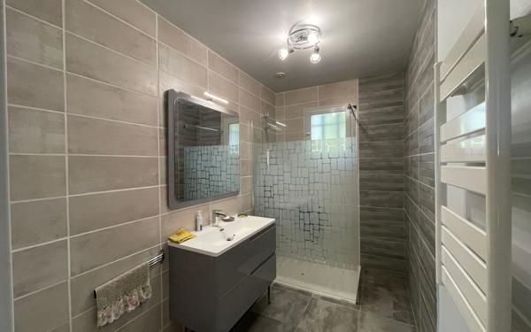 Maison à vendre    4 pièces •  Salavas