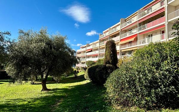 Appartement à vendre    3 pièces • 59 m2 Grasse