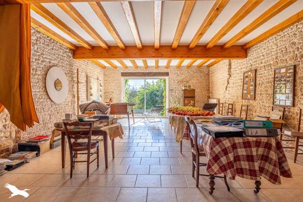Maison à vendre |  Mazières-sur-Béronne |  6 pièces | 254 m²