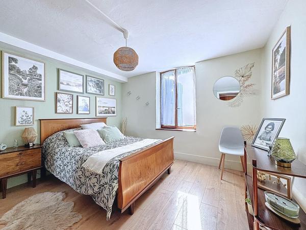 Propriété de caractère avec vue panoramique et fort potentiel d’aménagement