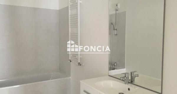 Location Appartement 4 pièces 67.4 m² - Lyon 69009