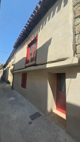 Vente
                Maison90 m² - 3 Pièces -
                    SAINT HILAIRE (11250)
