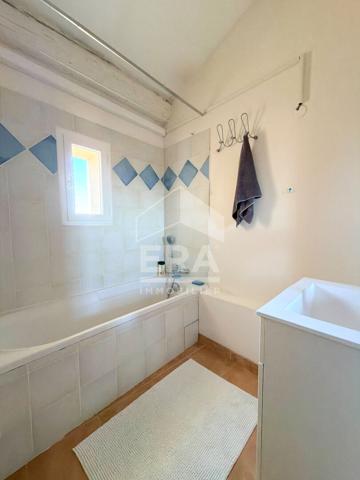 A LOUER A PERTUIS CENTRE VILLE 84120 APPARTEMENT MEUBLE TYPE 3 PIECES D'ENVIRON 60M²