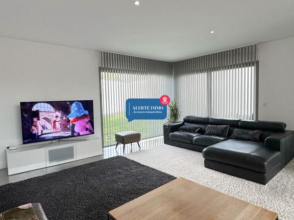 Maison cubique de 2017 de 171 m2, 4 ch, possibilité 5, garage et un jardin