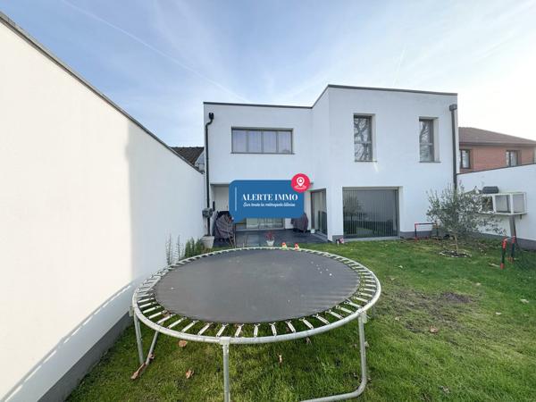 Maison cubique de 2017 de 171 m2, 4 ch, possibilité 5, garage et un jardin