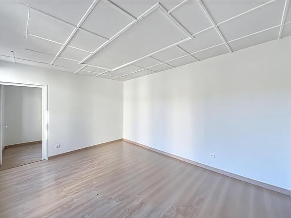 APPARTEMENT HYPER CENTRE 2 CHAMBRES + BUREAU