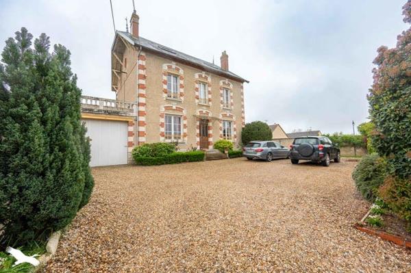 Maison à vendre 349 000 € Quincy 9 p 212 m² DPE D