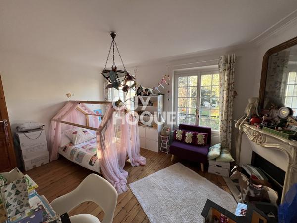 Maison à vendre de 8 pièces de 260 m² au sol avec appartement 2 pièces entrée indépendante