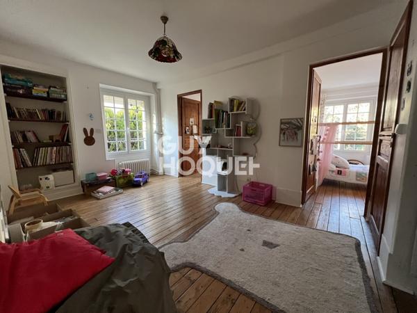 Maison à vendre de 8 pièces de 260 m² au sol avec appartement 2 pièces entrée indépendante
