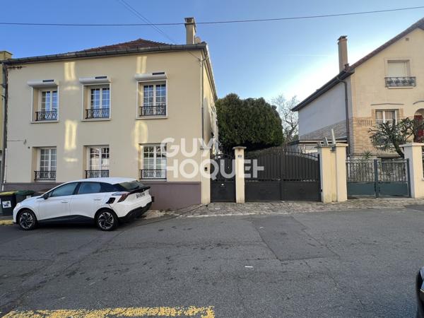 Maison à vendre de 8 pièces de 260 m² au sol avec appartement 2 pièces entrée indépendante