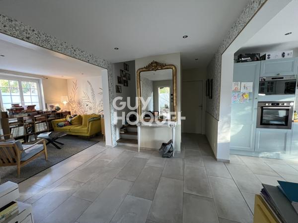 Maison à vendre de 8 pièces de 260 m² au sol avec appartement 2 pièces entrée indépendante