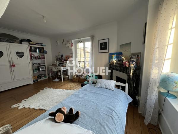 Maison à vendre de 8 pièces de 260 m² au sol avec appartement 2 pièces entrée indépendante