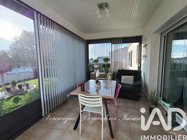 Maison à vendre 4 pièces 95 m² Saint-Georges-des-Coteaux