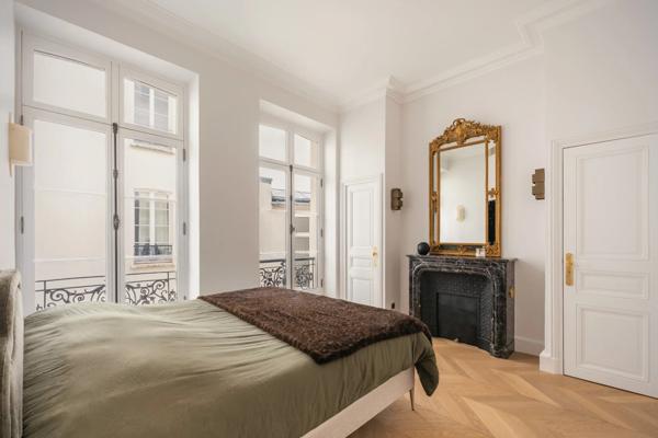 Appartement Paris 8e - CHAMPS-ÉLYSÉES