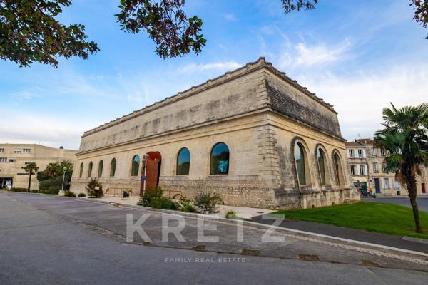 Château d'eau à toit plat