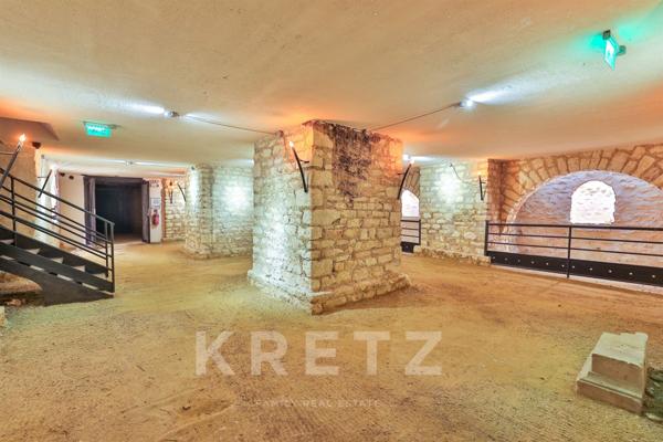 Château d'eau à toit plat