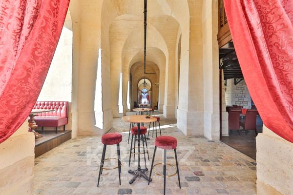 Château d'eau à toit plat