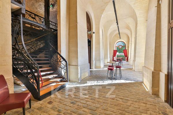 Château d'eau à toit plat