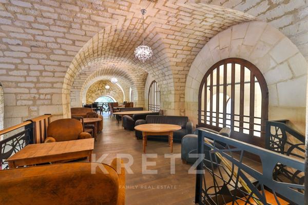 Château d'eau à toit plat